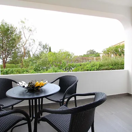 Casa Scarlett Walk To Communal Pool