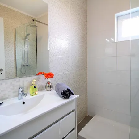 Casa Scarlett Walk To Communal Pool Apartment *